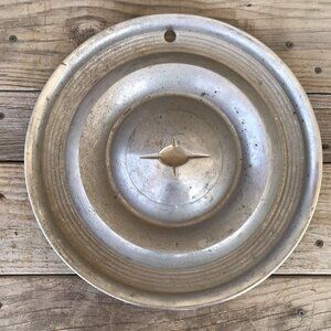Vintage 1957? Oldsmobile Hubcap 14” Wheel Cover